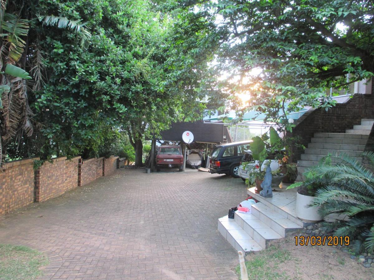 The Tree House Villa Mbombela Exteriör bild